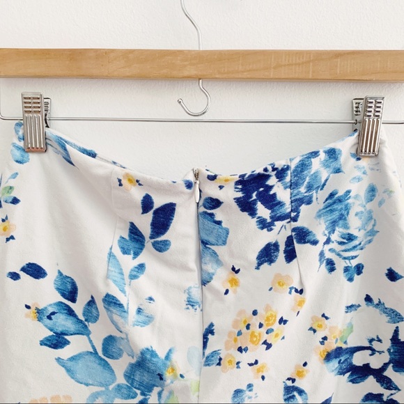 Velvet-soft Floral Shorts - Picture 3 of 3